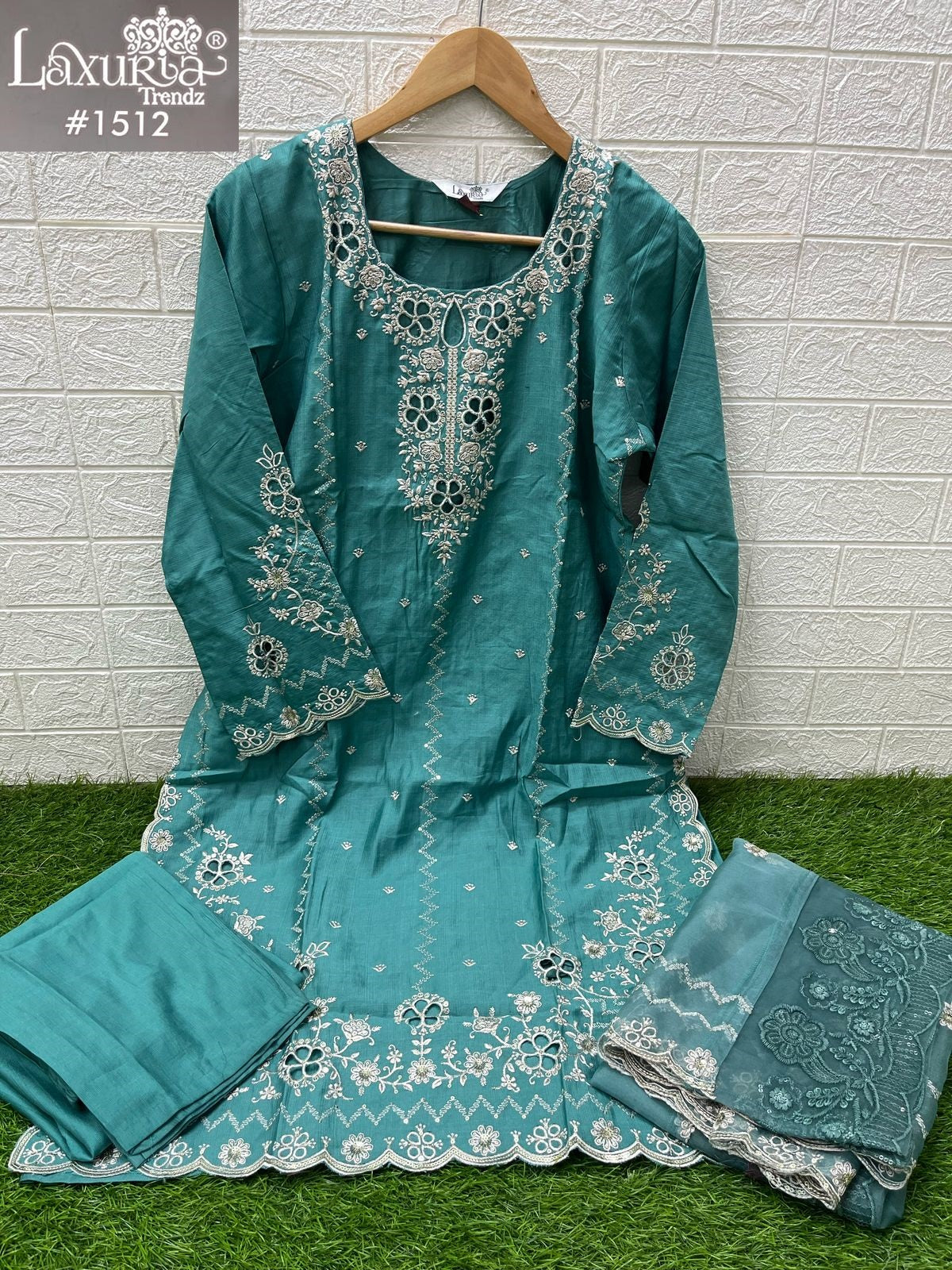 1512 Laxuria Trendz Vetican Pakistani Readymade Suits Exporter Gujarat