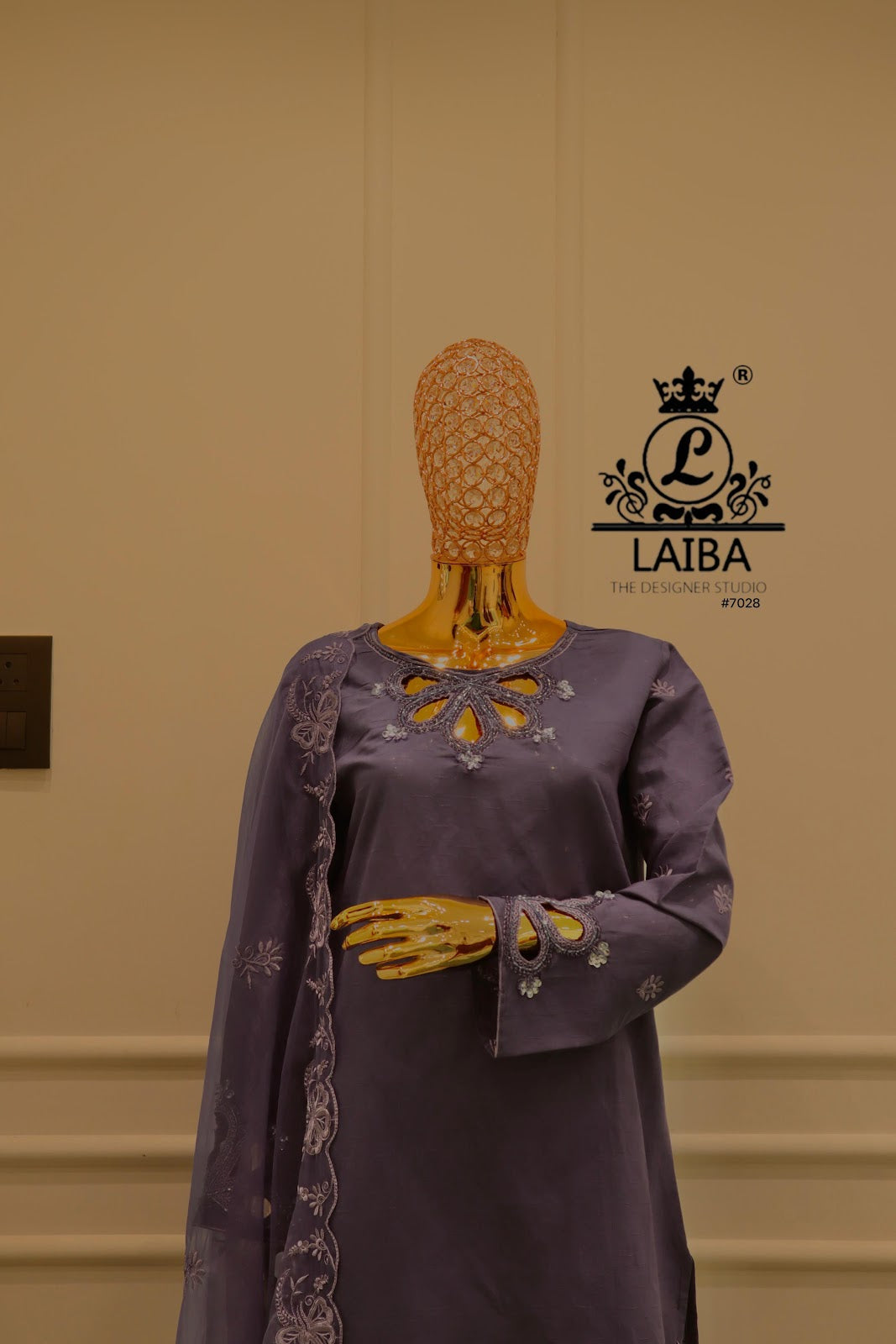 Am 7028 Laiba Viscose Pakistani Readymade Suits Wholesale Price