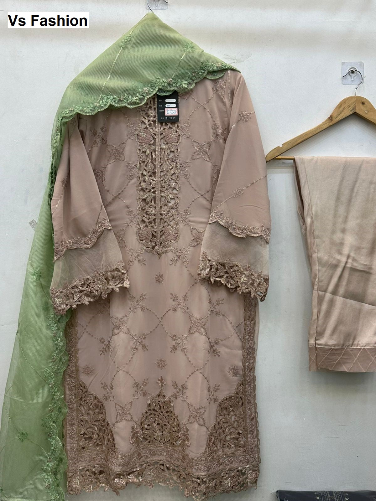 Design 14003 Vs Fashion Fox Georgette Pakistani Readymade Suits Manufacturer Ahmedabad