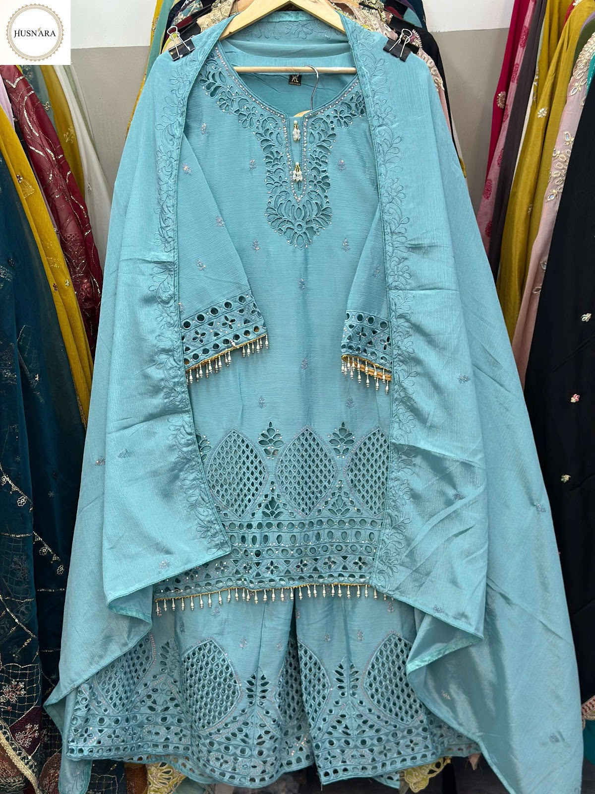 Design 5532 Husnara Chinon Pakistani Readymade Suits Supplier Gujarat