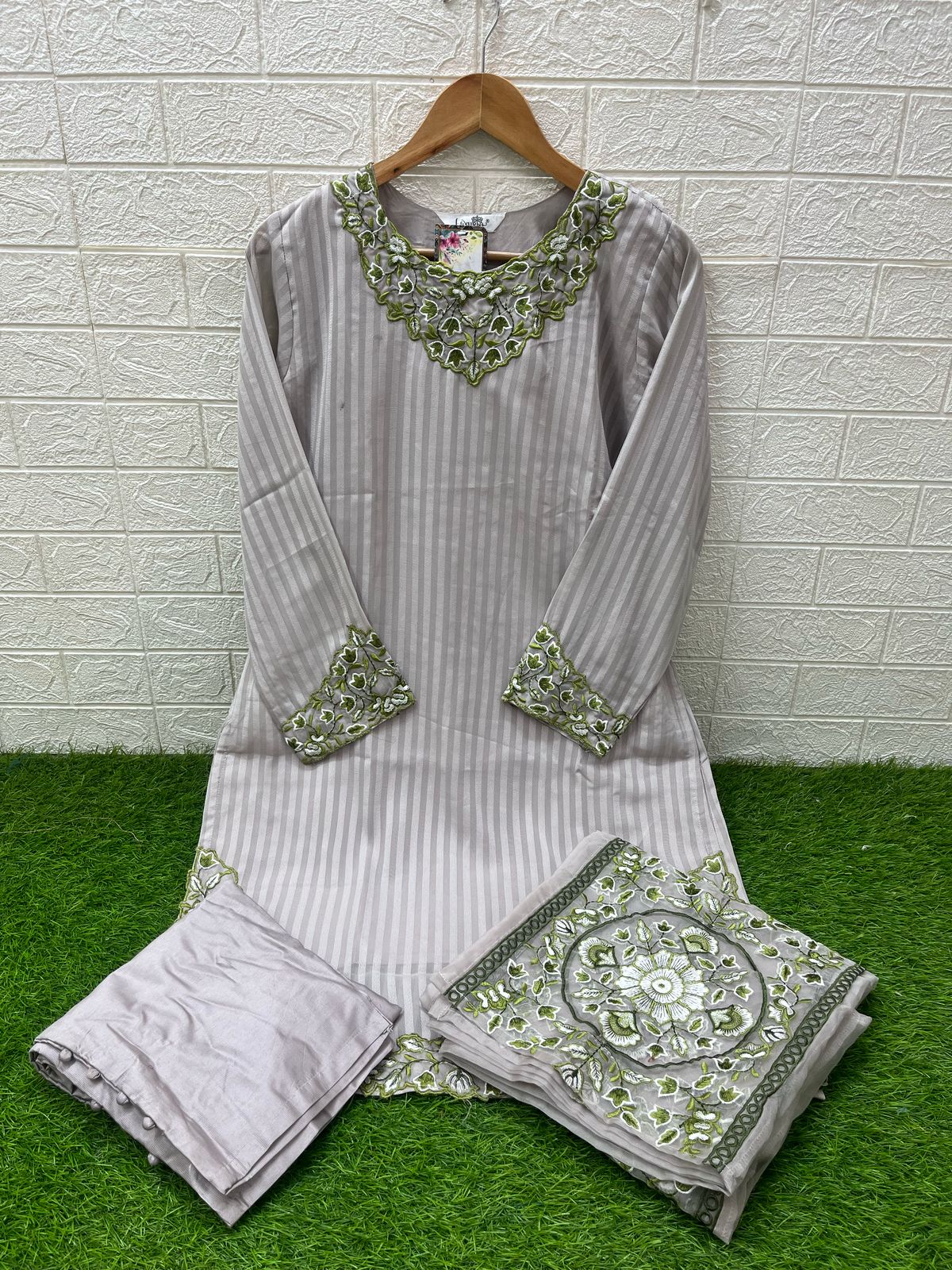 1508 Laxuria Trendz Georgette Pakistani Readymade Suits Wholesaler