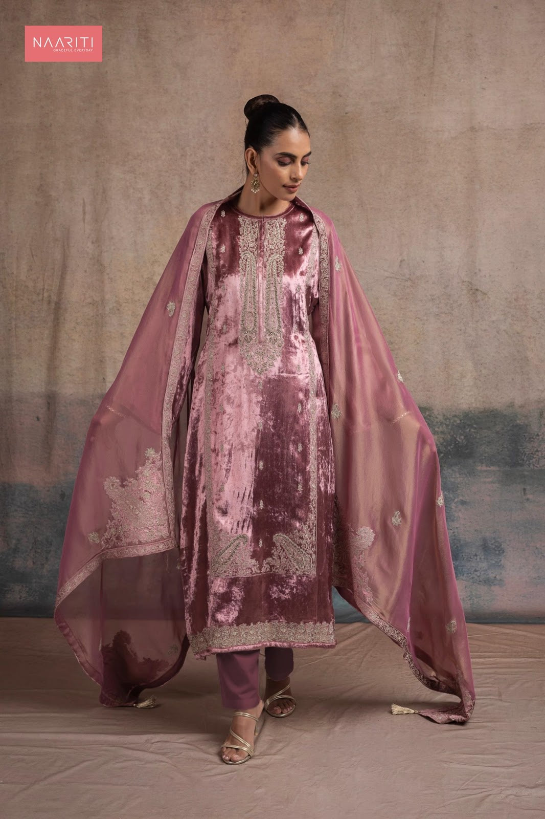 Nayoma Naariti Velvet Suits Supplier Gujarat