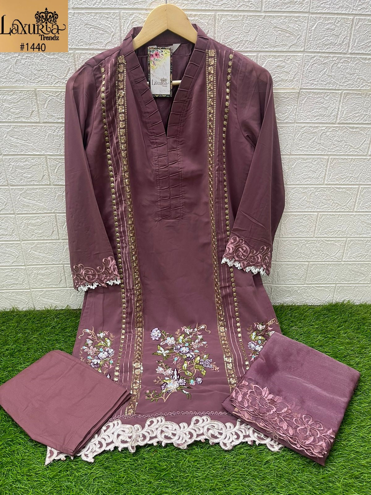 1440 Laxuria Trendz Faux Georgette Pakistani Readymade Suits Supplier