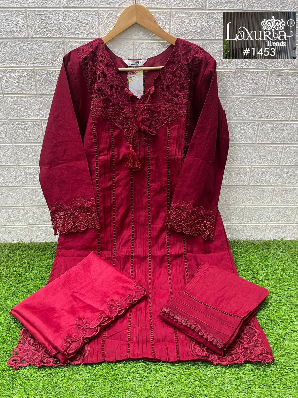 1453 Laxuria Trendz Slub Pakistani Readymade Suits Wholesaler Ahmedabad