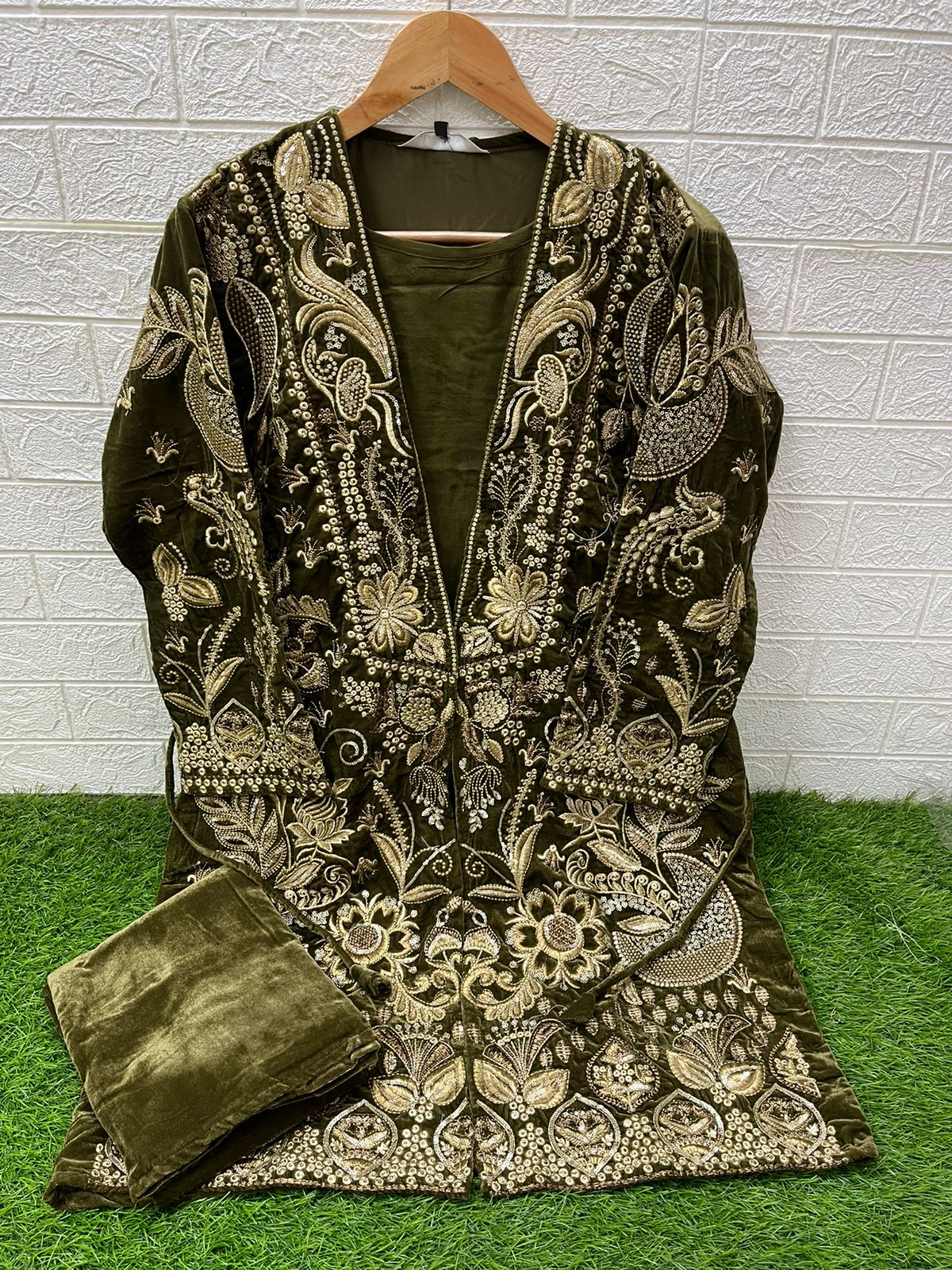 1474 Laxuria Trendz Velvet Co Ord Set Exporter Ahmedabad