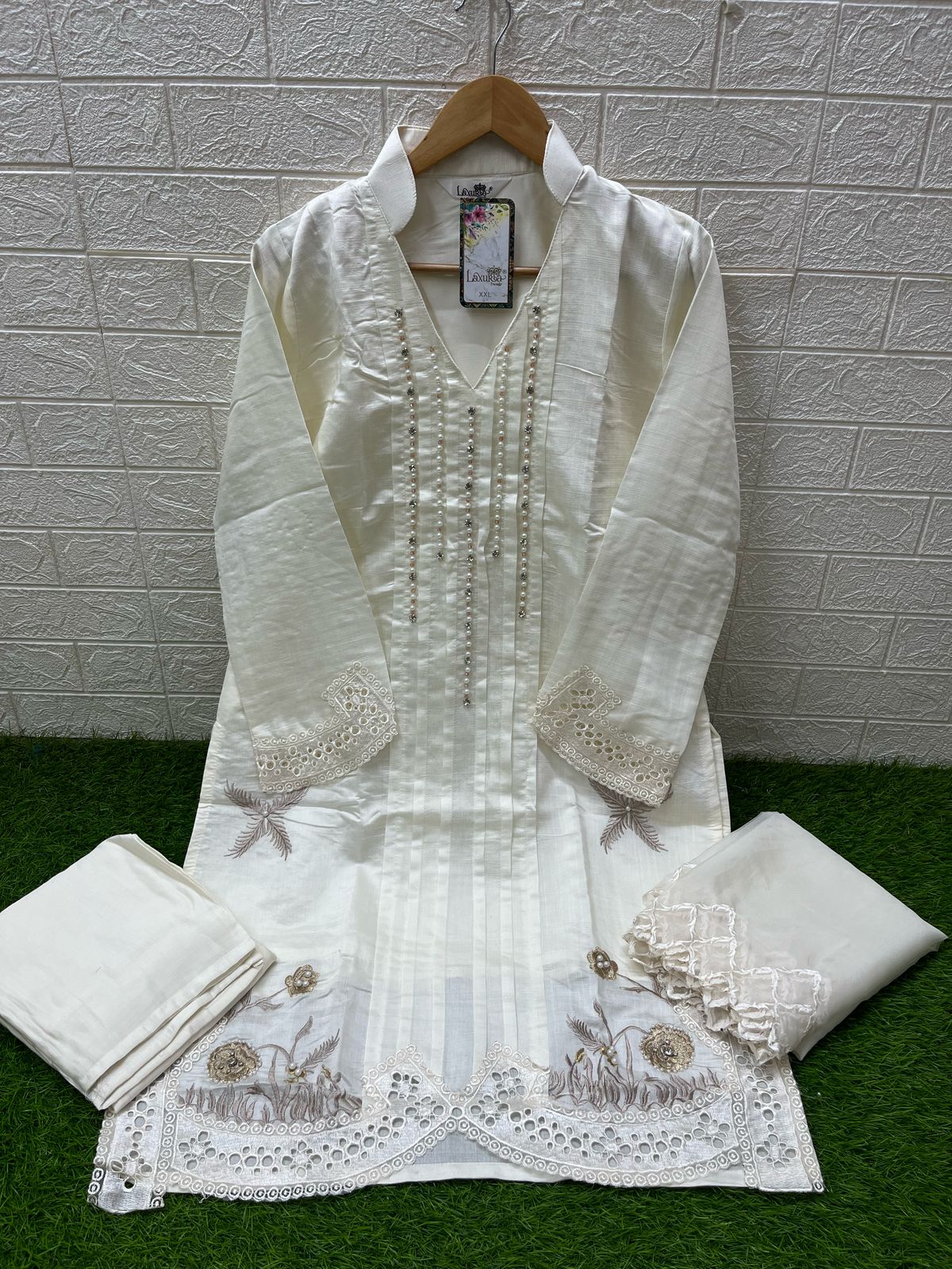 1495 Laxuria Trendz Slub Pakistani Readymade Suits Wholesaler India