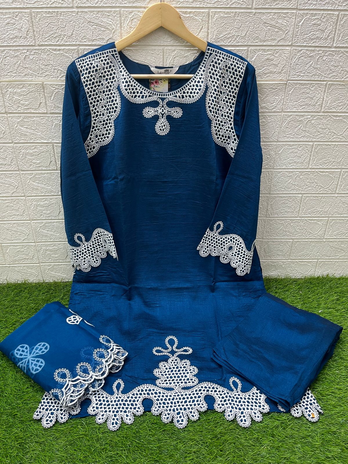 1500 Laxuria Trendz Vichitra Silk Pakistani Readymade Suits Wholesale Price