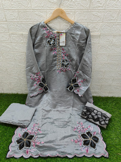1511 Laxuria Trendz Vichitra Pakistani Readymade Suits Exporter India