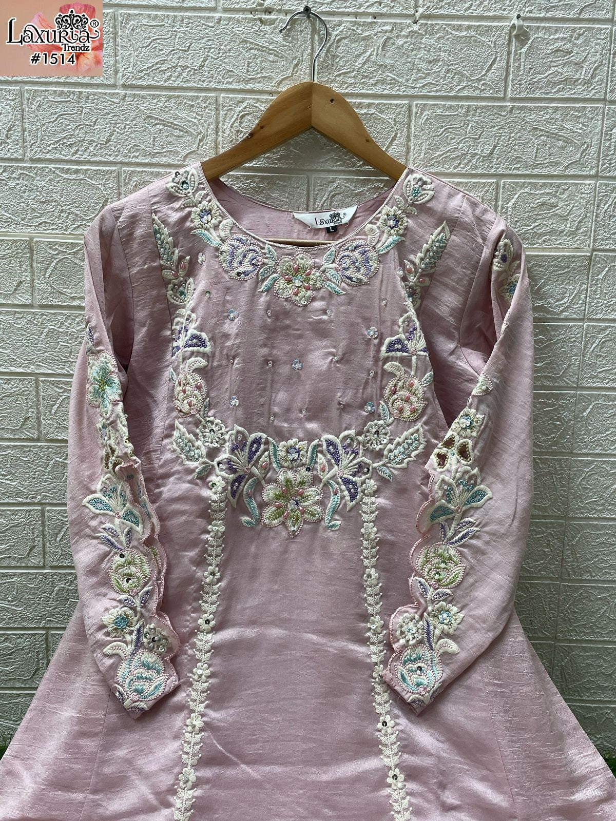 1514 Laxuria Trendz Vichitra Pakistani Readymade Suits Manufacturer Ahmedabad