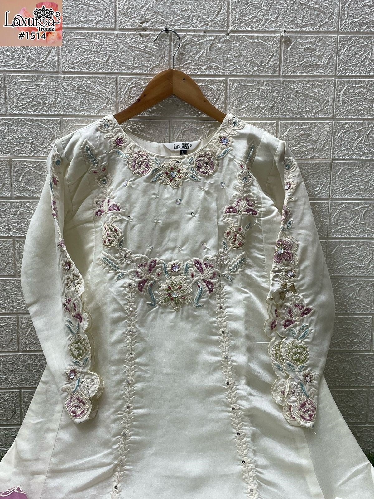 1514 Laxuria Trendz Vichitra Pakistani Readymade Suits Manufacturer Ahmedabad