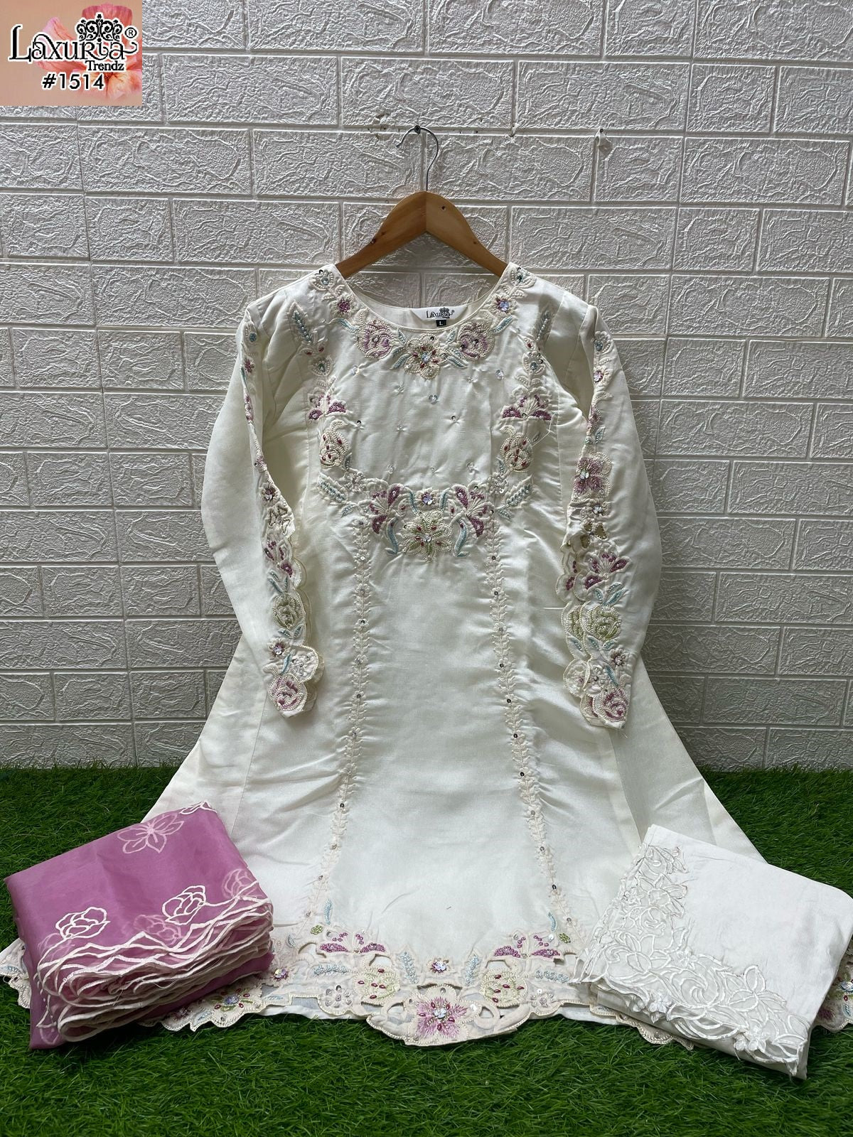 1514 Laxuria Trendz Vichitra Pakistani Readymade Suits Manufacturer Ahmedabad