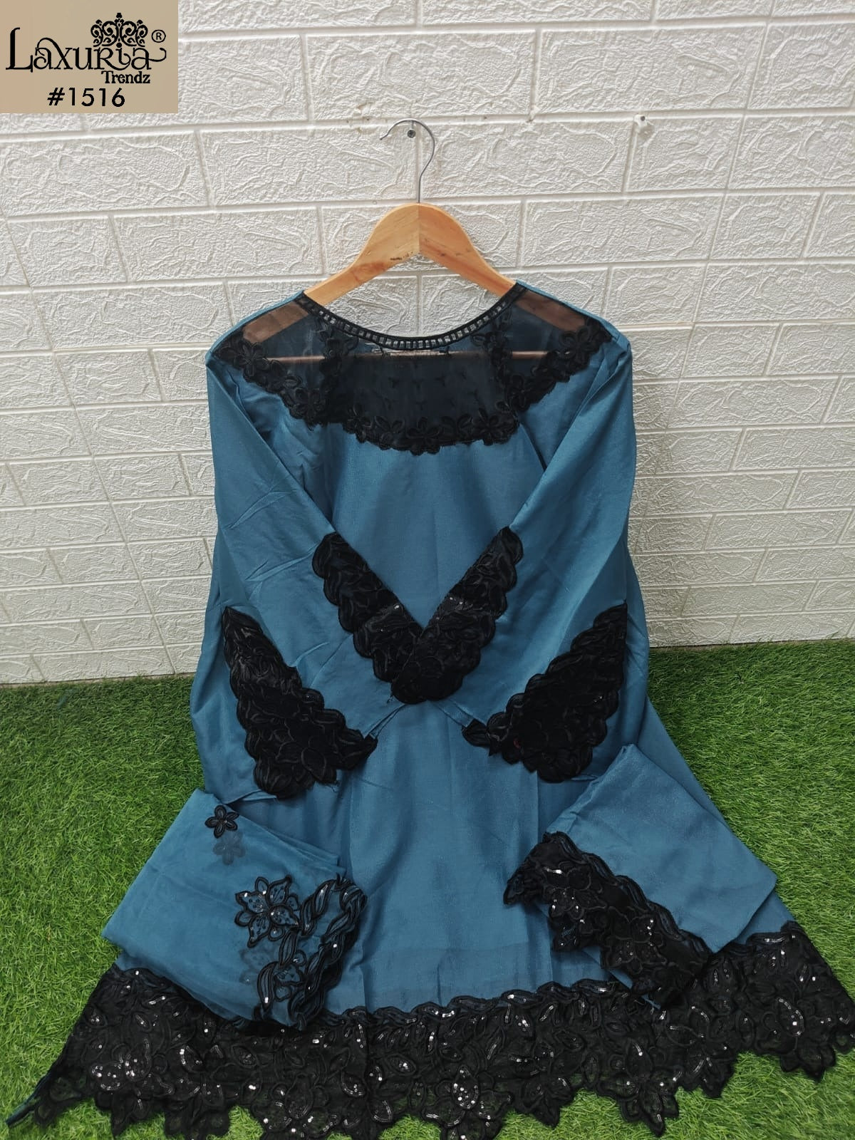 1516 Laxuria Trendz Georgette Pakistani Readymade Suits Exporter