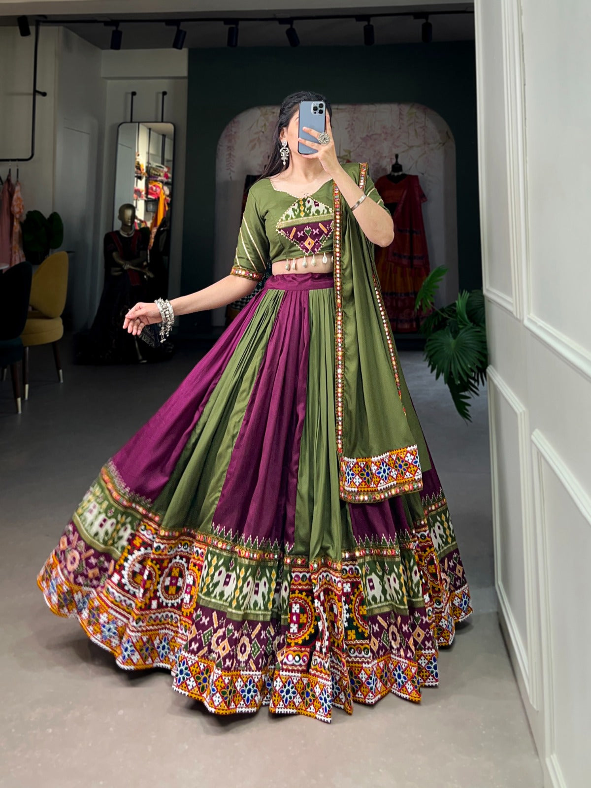 1617 Aawiya Rayon Chaniya Choli Wholesale Price