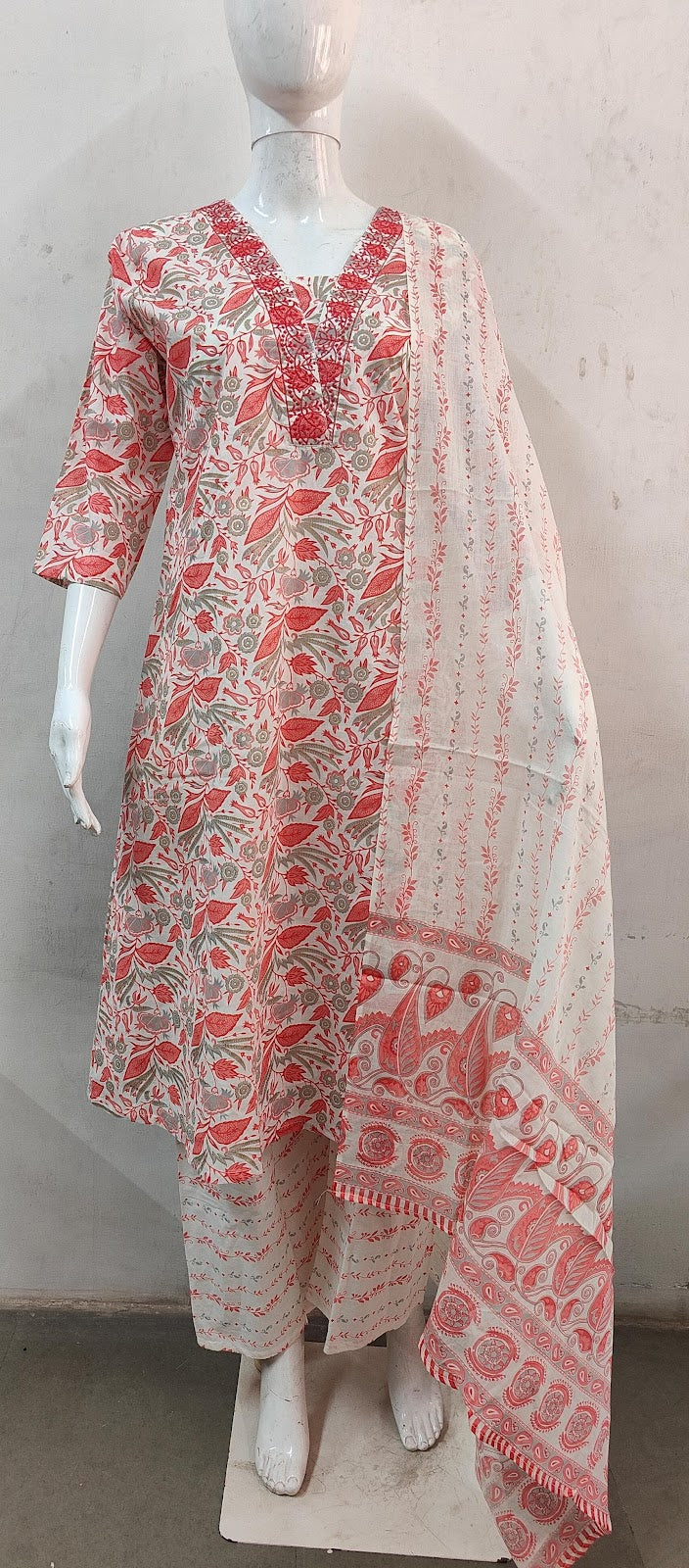 Flower Print Ladli Cotton Cambric Readymade Plazzo Style Suits Supplier Gujarat