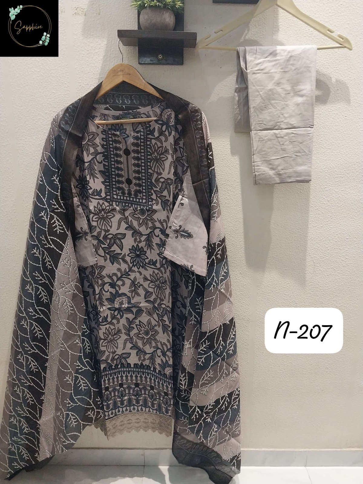 Agha Noorain 207 Sapphire Lawn Cotton Karachi Readymade Suits Supplier