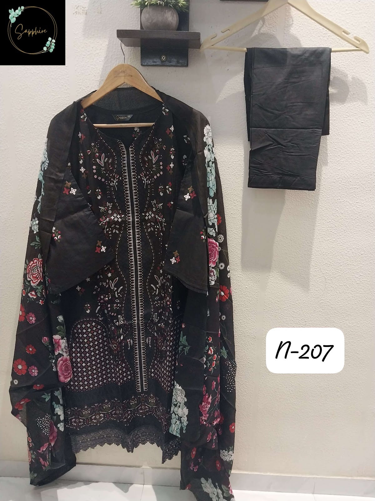 Agha Noorain 207 Sapphire Lawn Cotton Karachi Readymade Suits Supplier