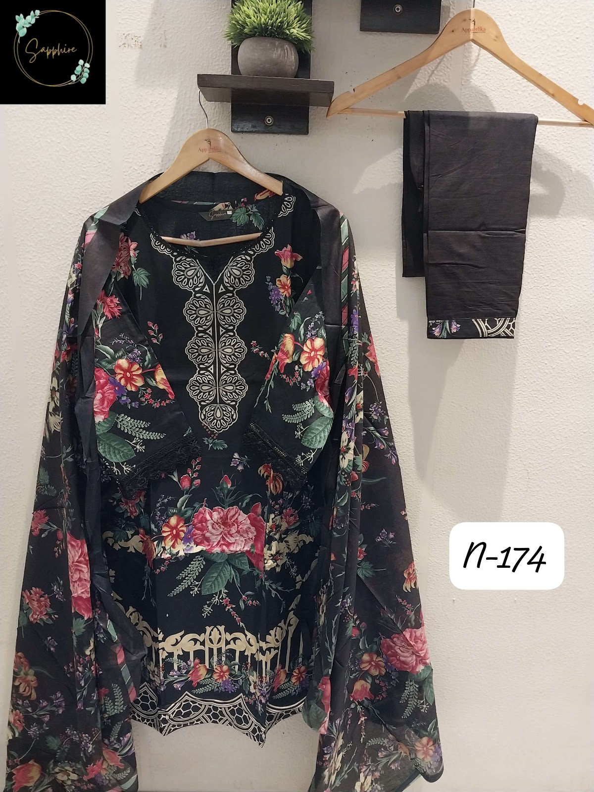 Agha Noorain N 174 Sapphire Lawn Karachi Readymade Suits Supplier India