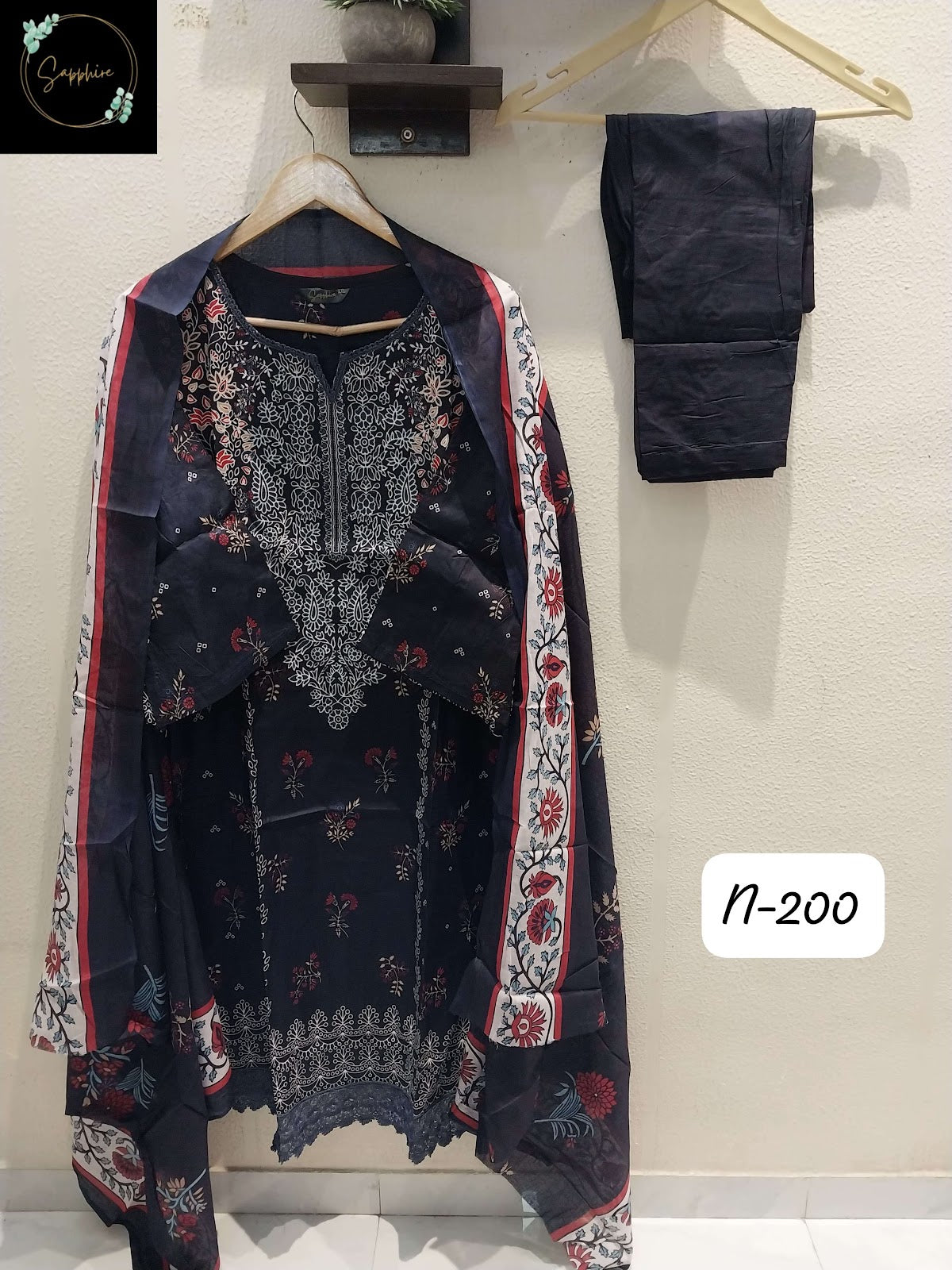 Agha Noorain N 200 Sapphire Lawn Karachi Readymade Suits Supplier Gujarat