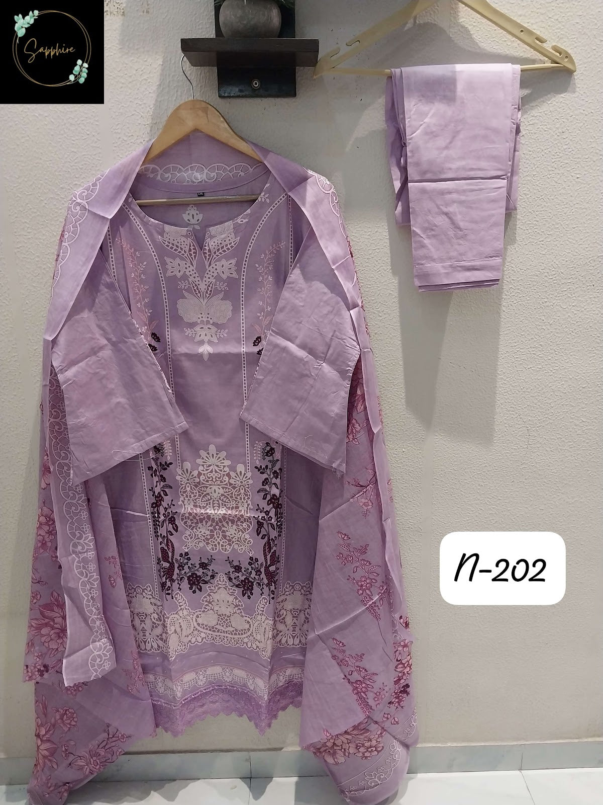 Agha Noorain N 202 Sapphire Lawn Karachi Readymade Suits Supplier India