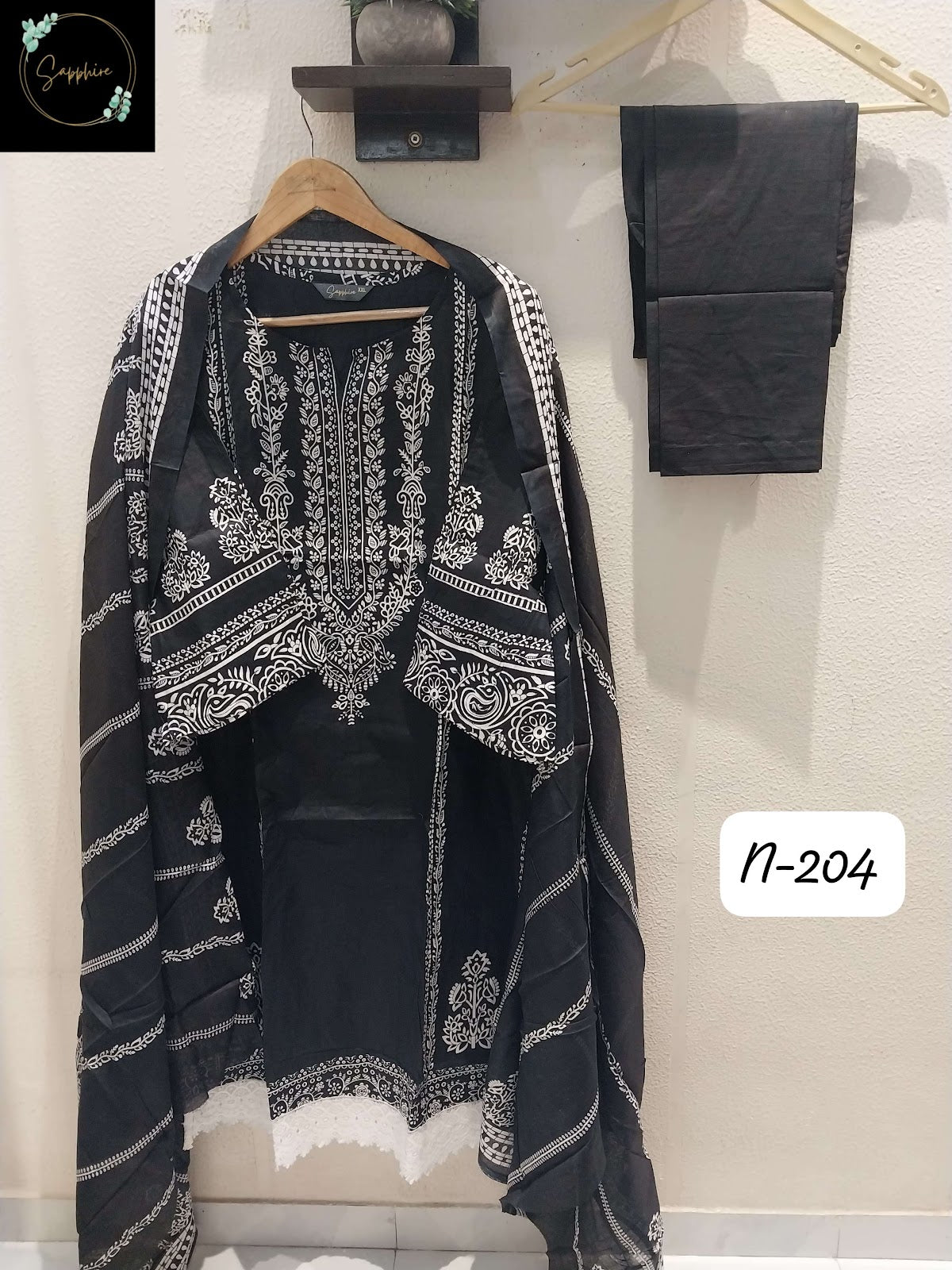 Agha Noorain N 204 Sapphire Lawn Karachi Readymade Suits Manufacturer Gujarat