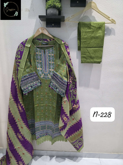 Agha Noorain N 228 Sapphire Pure Lawn Karachi Readymade Suits Wholesale