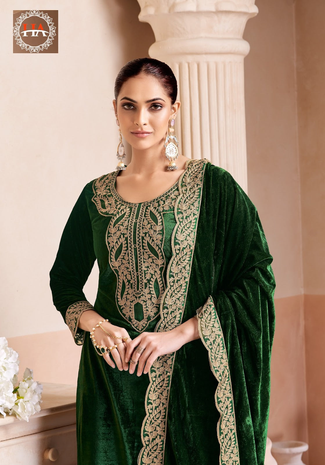 Aheli Harshit Fashion Velvet Suits Manufacturer