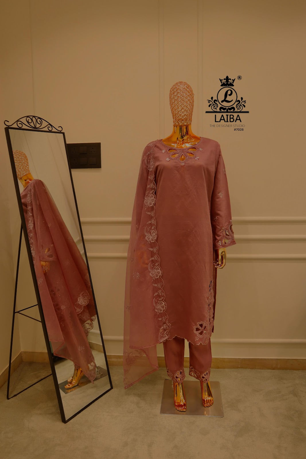 Am 7028 Laiba Viscose Pakistani Readymade Suits Wholesale Price