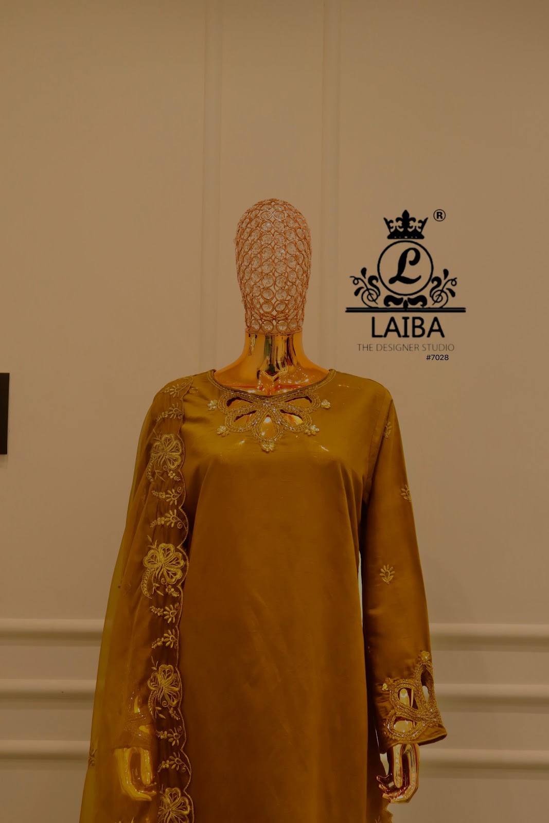 Am 7028 Laiba Viscose Pakistani Readymade Suits Wholesale Price
