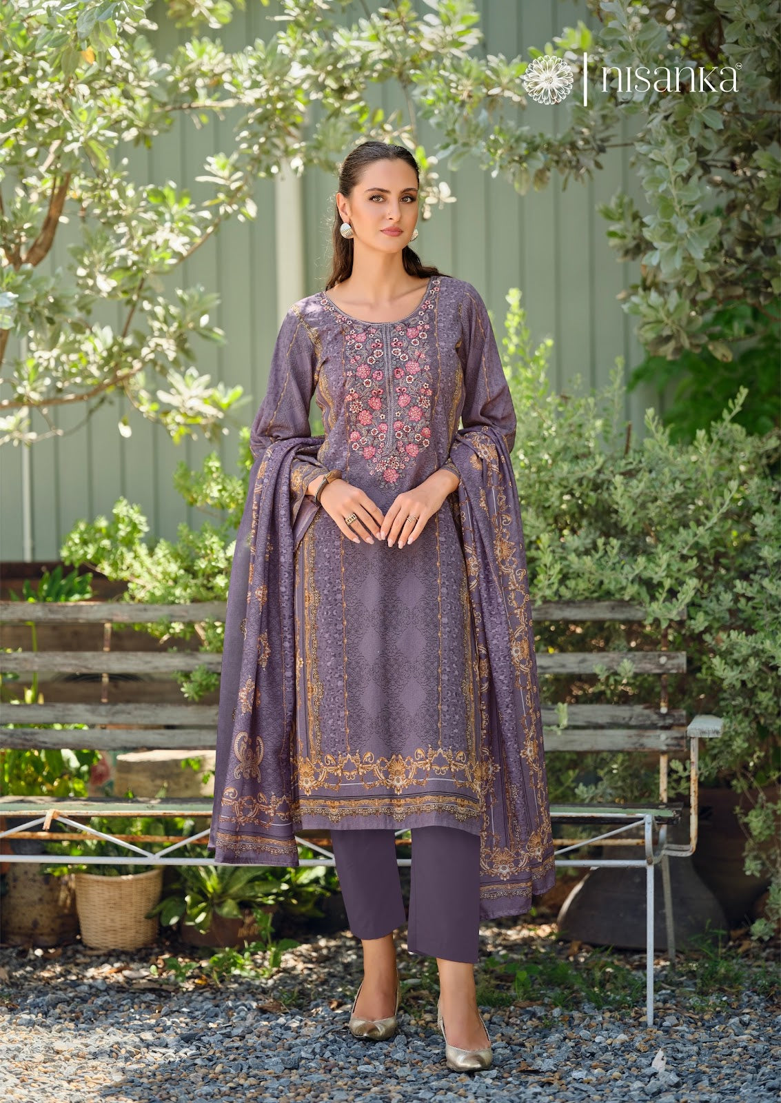 Aykaa Nisanka Viscose Karachi Salwar Suits Supplier Gujarat