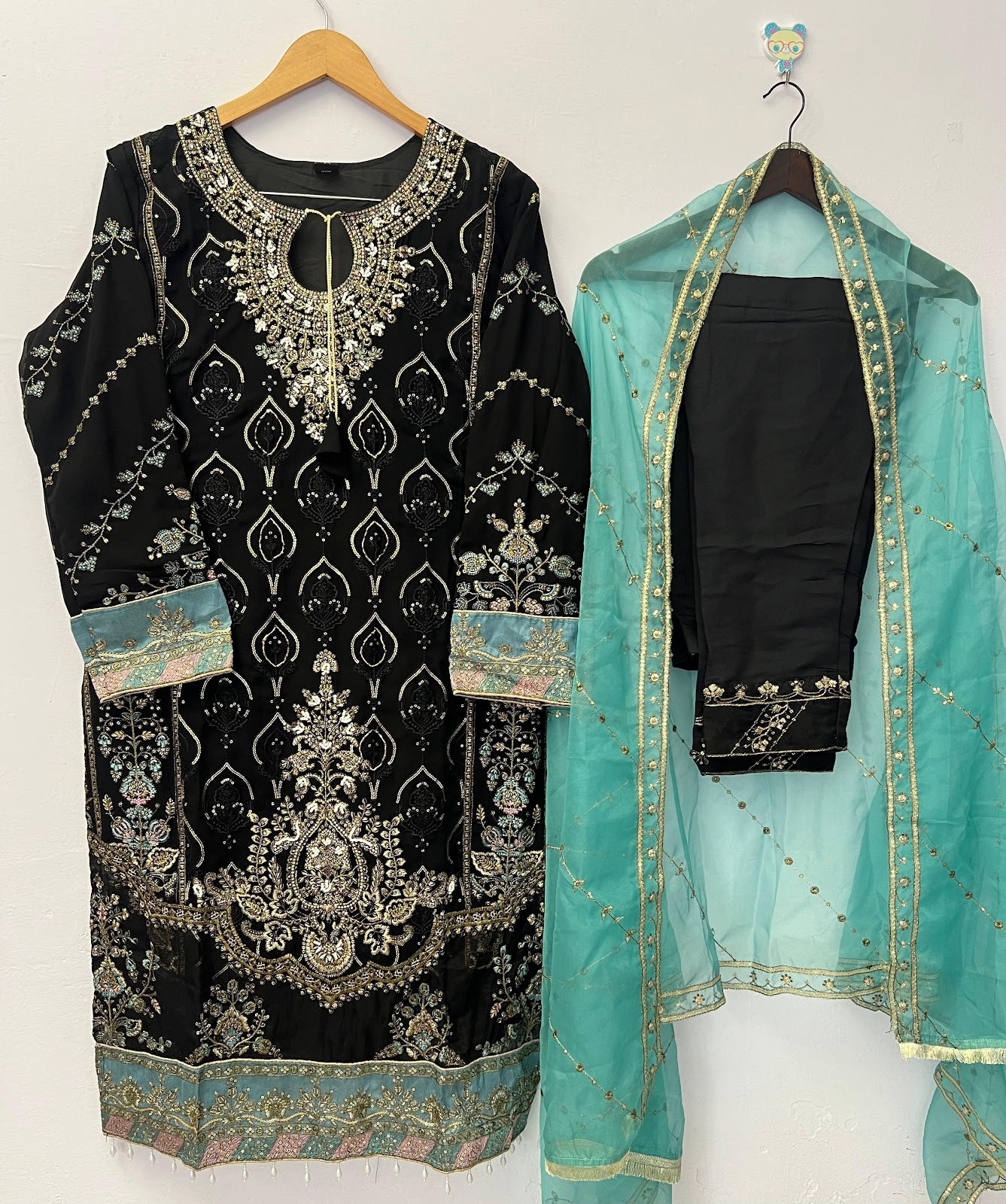 B 142 Q To T Bilqis Fox Georgette Pakistani Readymade Suits Manufacturer Ahmedabad