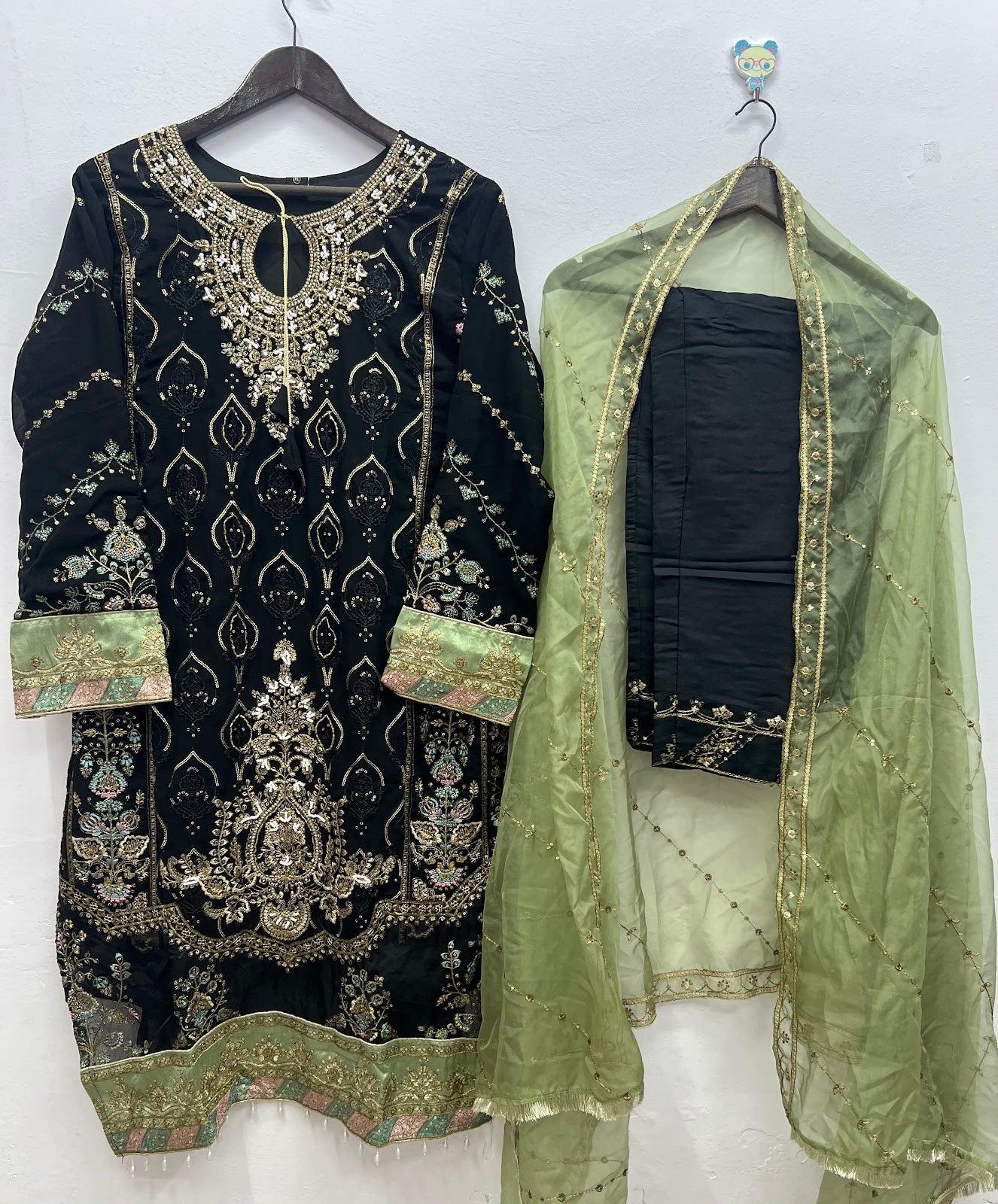 B 142 Q To T Bilqis Fox Georgette Pakistani Readymade Suits Manufacturer Ahmedabad