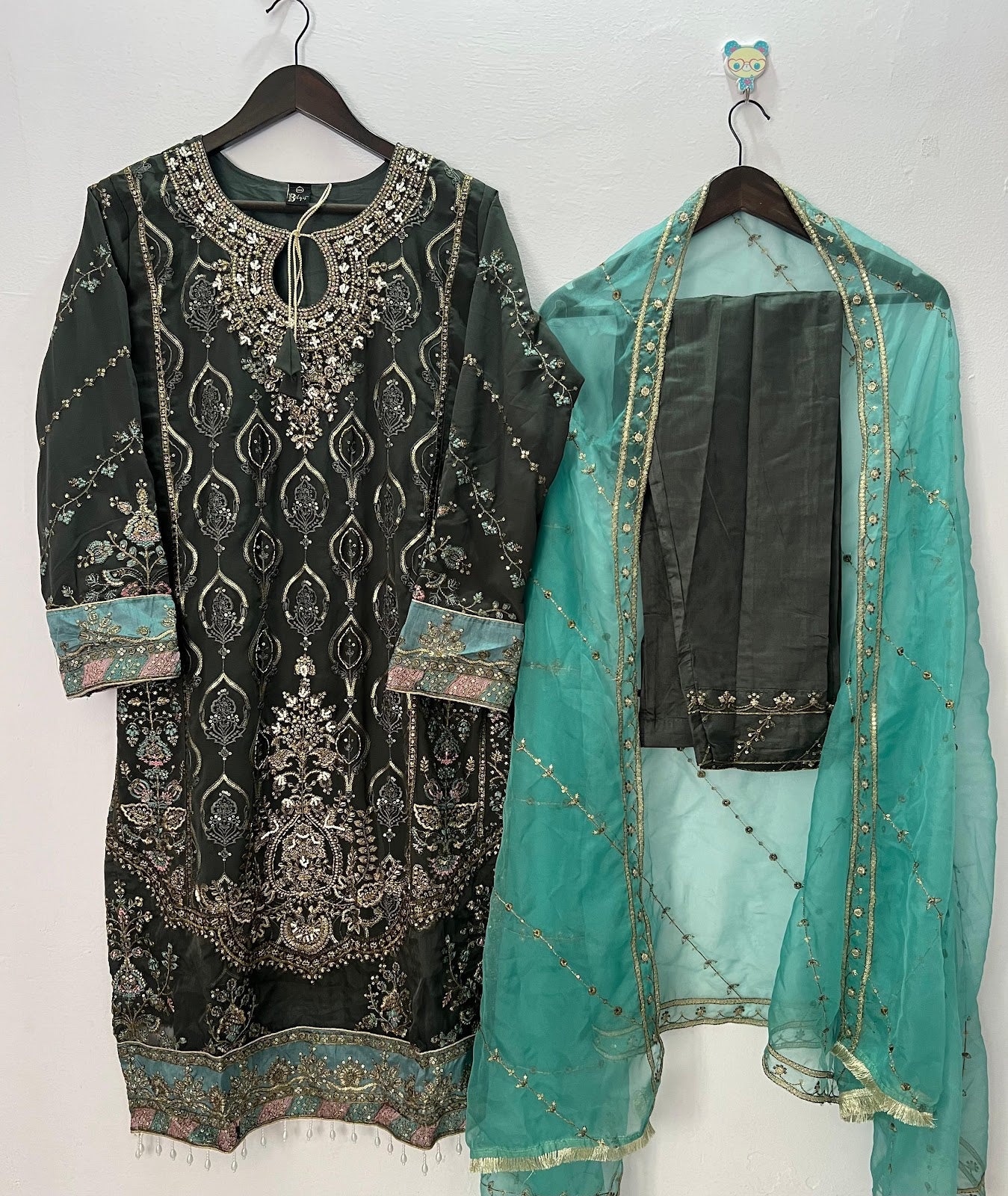 B 142 K To N Bilqis Fox Georgette Pakistani Readymade Suits Wholesale Rate