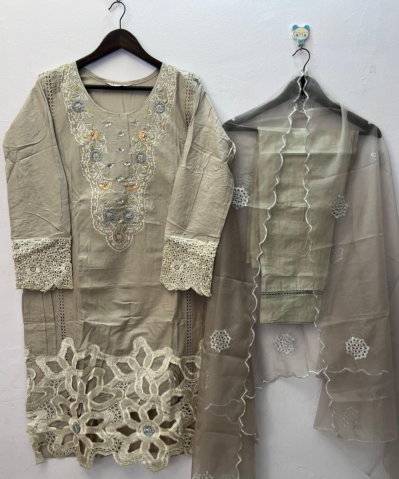 B 200 Bilqis Cambric Cotton Pakistani Readymade Suits Wholesale Rate