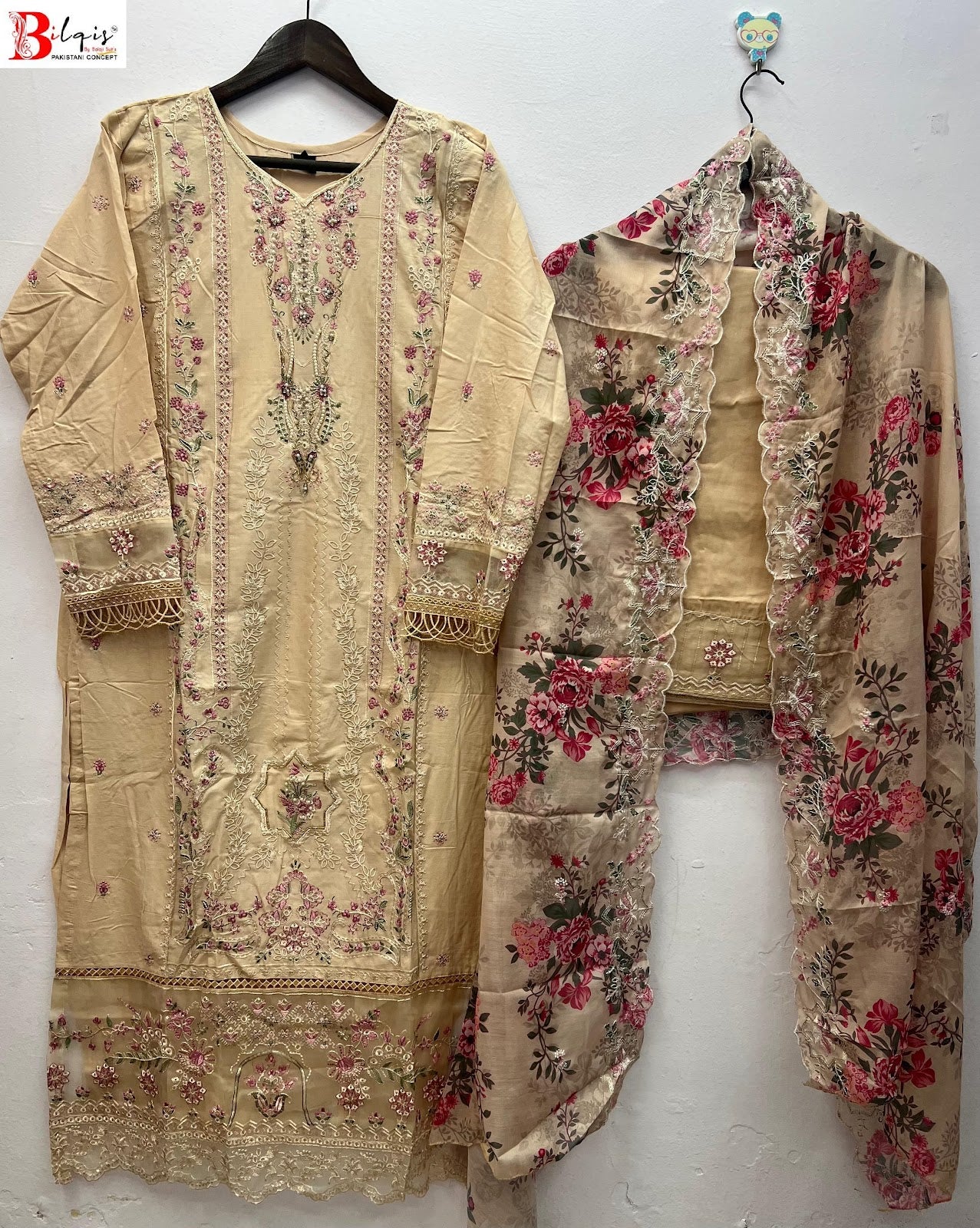 B 205 Bilqis Lawn Cotton Pakistani Readymade Suits Manufacturer India