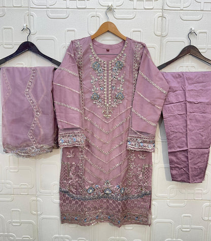B 208 Bilqis Organza Pakistani Readymade Suits Exporter Gujarat