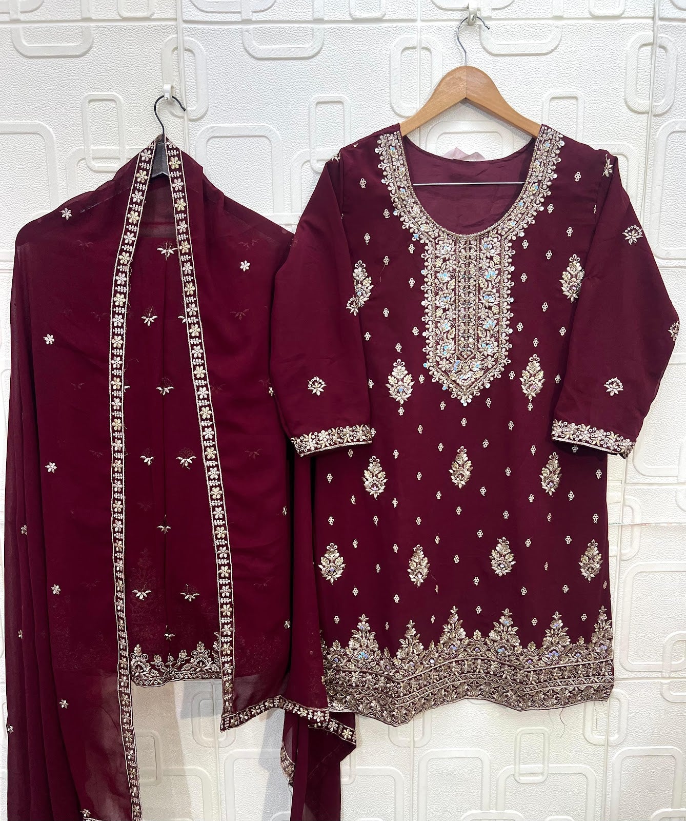 B 248 Bilqis Fox Georgette Pakistani Readymade Suits Wholesaler Gujarat