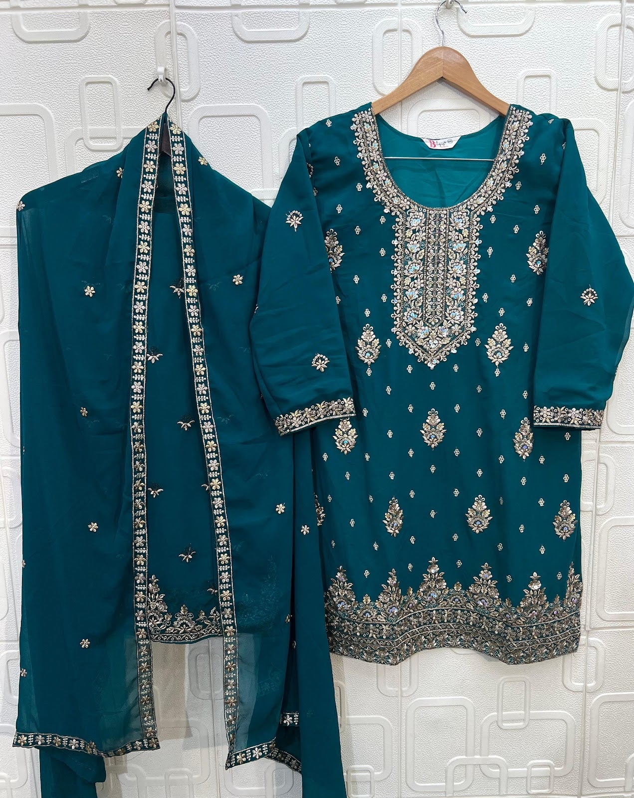 B 248 Bilqis Fox Georgette Pakistani Readymade Suits Wholesaler Gujarat