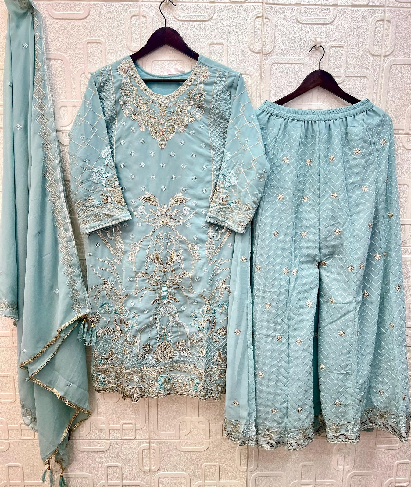 B 250 Bilqis Fox Georgette Pakistani Readymade Suits Manufacturer