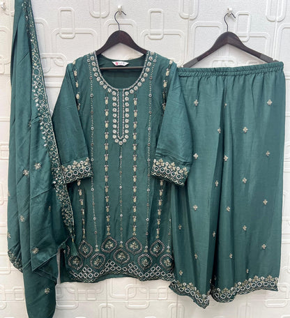 B 271 Bilqis Chinon Pakistani Readymade Suits Wholesaler Ahmedabad