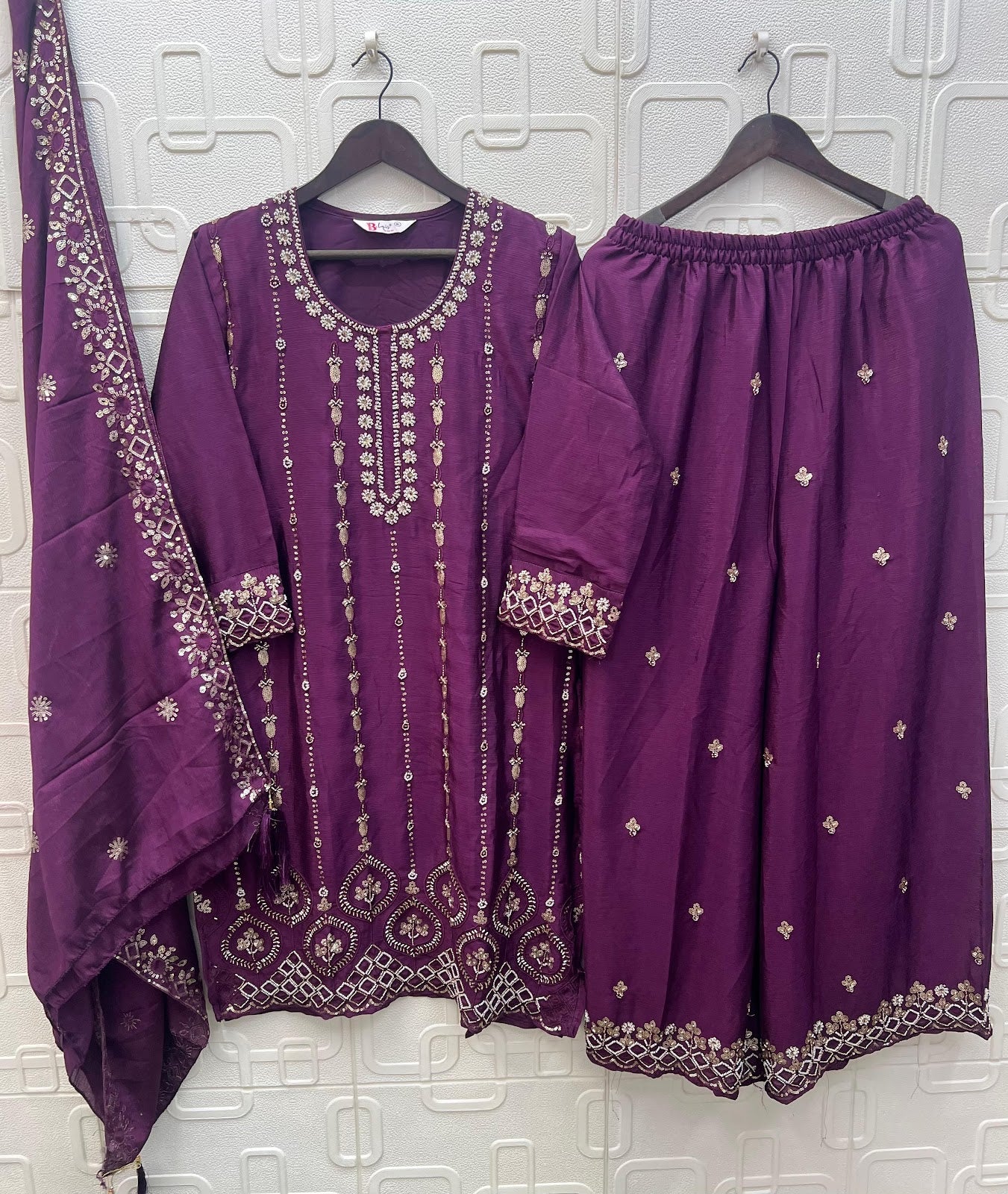 B 271 Bilqis Chinon Pakistani Readymade Suits Wholesaler Ahmedabad