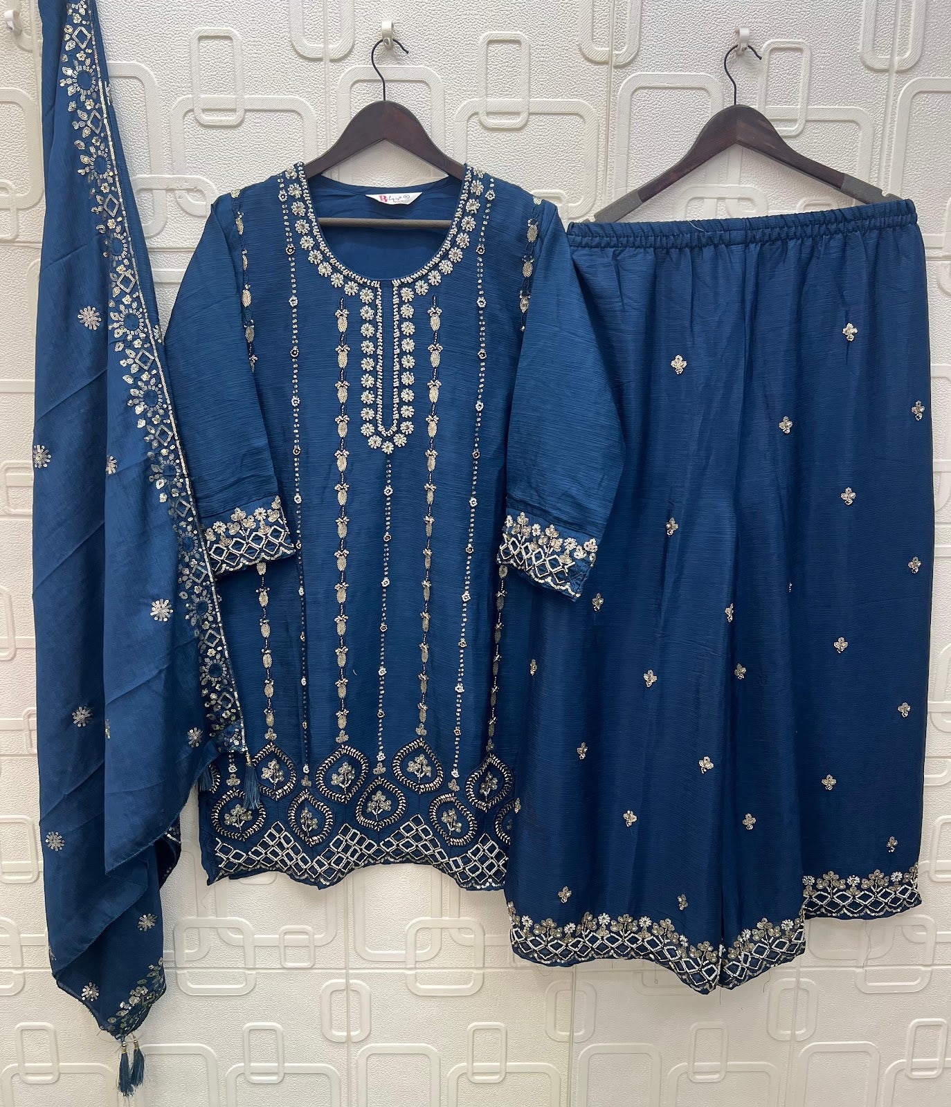 B 271 Bilqis Chinon Pakistani Readymade Suits Wholesaler Ahmedabad