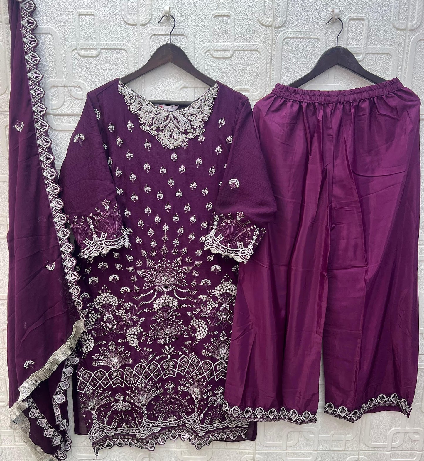 B 272 Bilqis Chiffon Pakistani Readymade Suits Manufacturer India