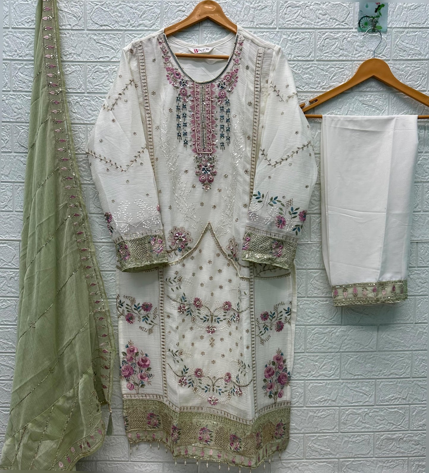 B 276 E To H Bilqis Chiffon Pakistani Readymade Suits Wholesaler Gujarat
