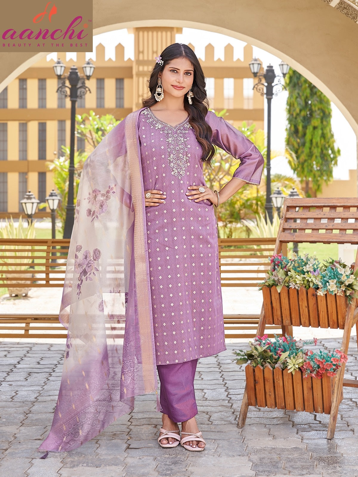 Charlie Aanchi Shimmer Jacquard Readymade Suits Manufacturer Gujarat