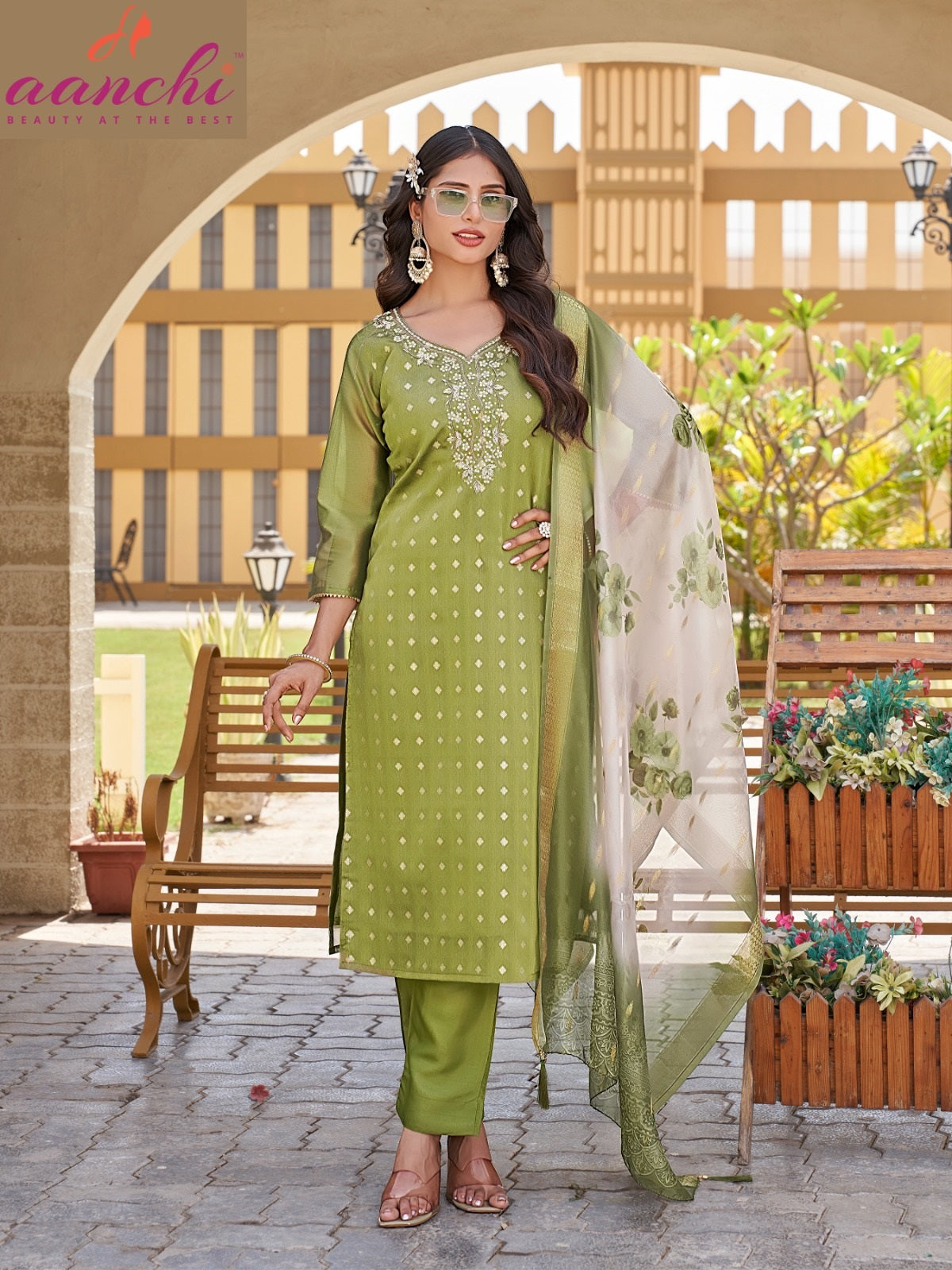 Charlie Aanchi Shimmer Jacquard Readymade Suits Manufacturer Gujarat
