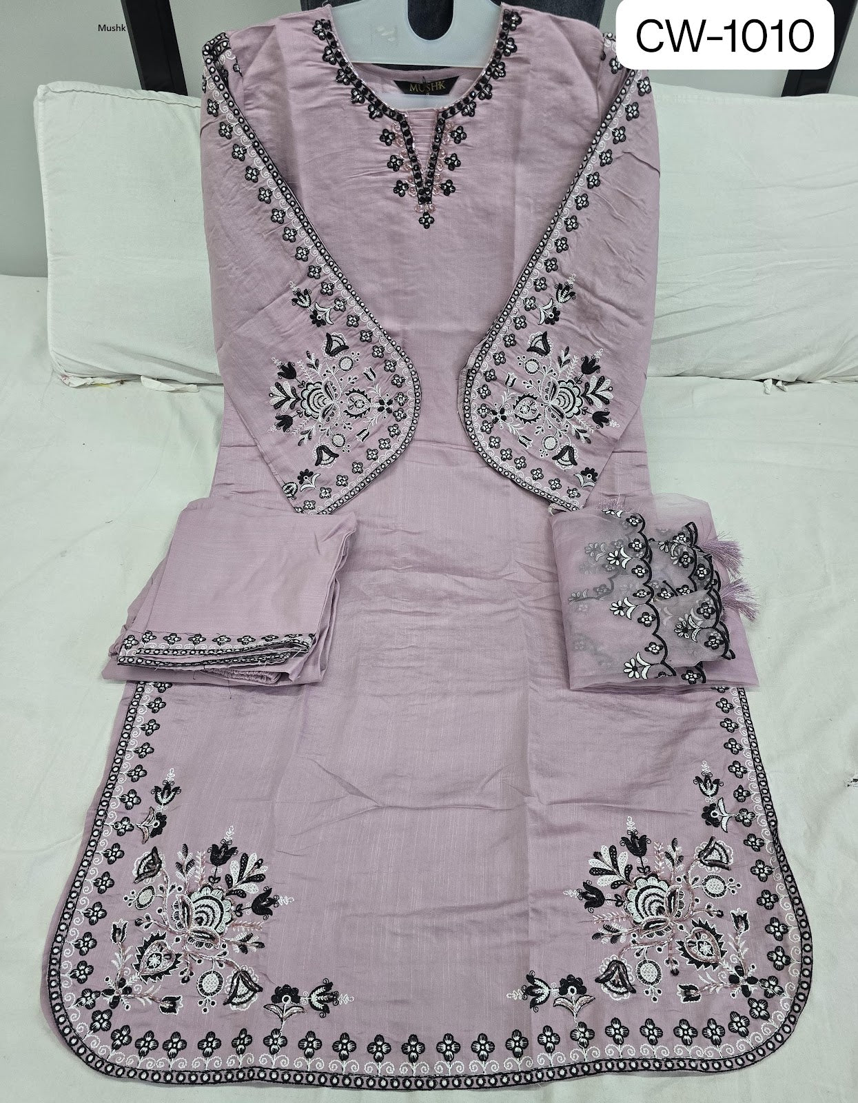 Cw-1010 Mushk Roman Silk Pakistani Readymade Suits Wholesaler Gujarat