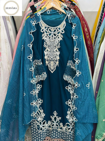 D No 5541 Husnara Georgette Pakistani Readymade Suits Wholesaler
