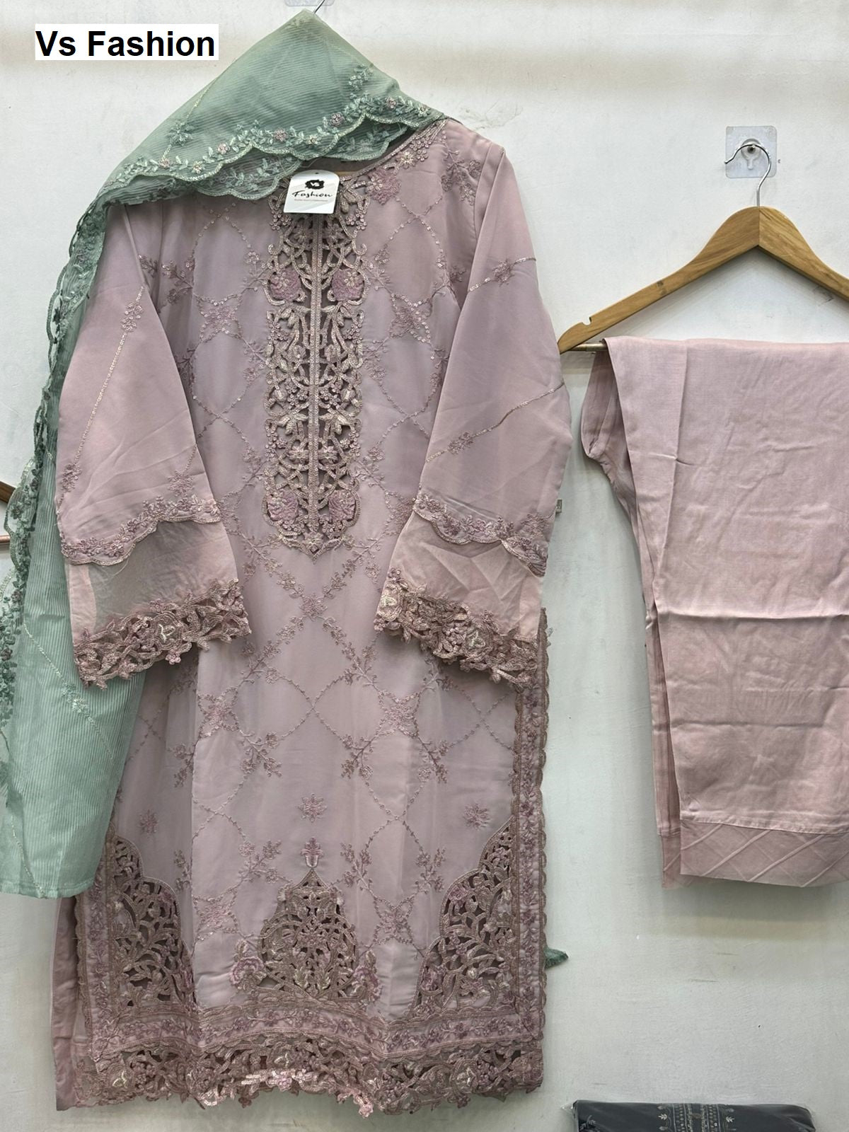 Design 14003 Vs Fashion Fox Georgette Pakistani Readymade Suits Manufacturer Ahmedabad