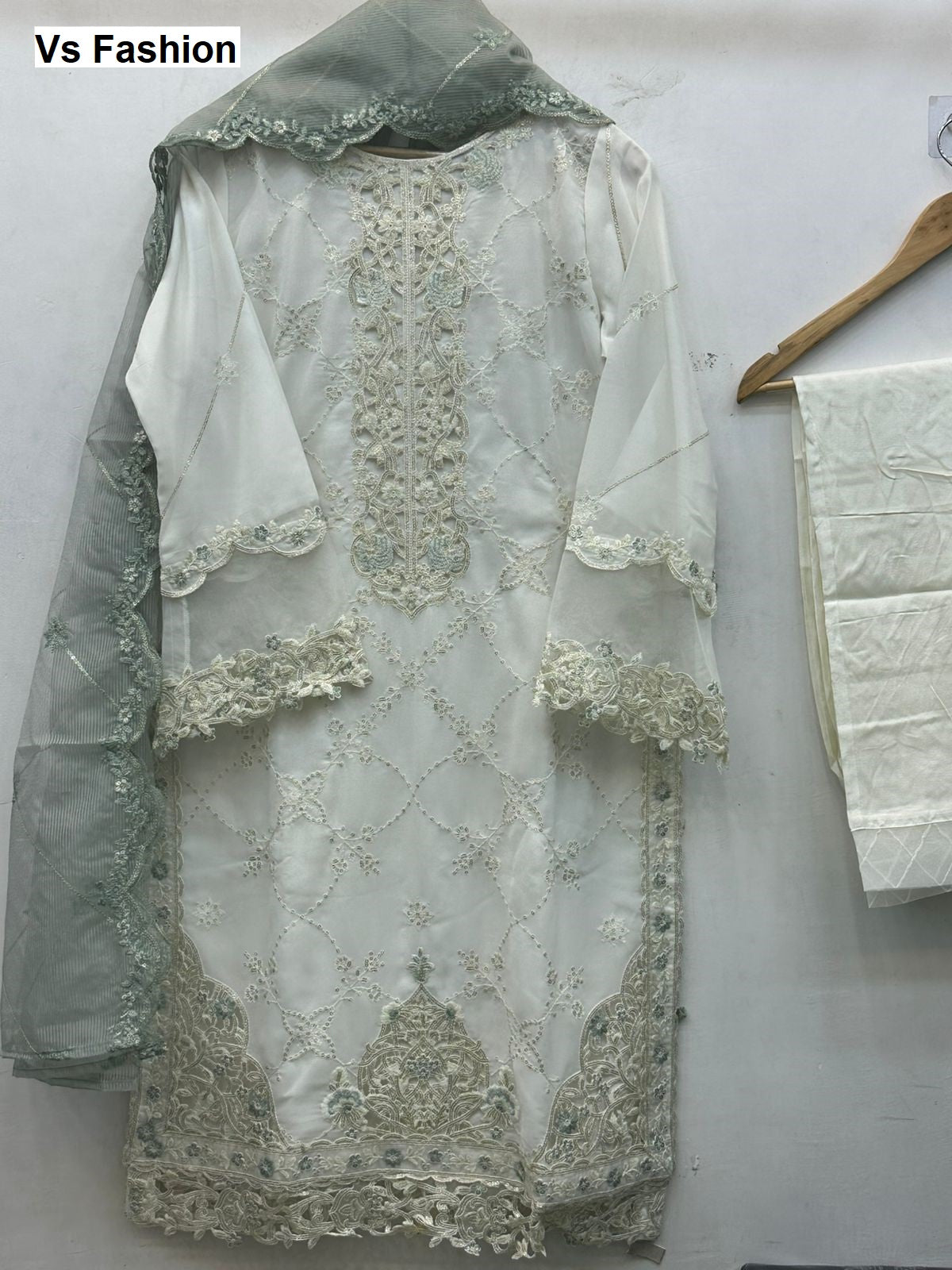 Design 14003 Vs Fashion Fox Georgette Pakistani Readymade Suits Manufacturer Ahmedabad