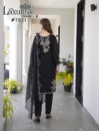 Design 1511 Laxuria Trendz Georgette Pakistani Readymade Suits Wholesale Rate